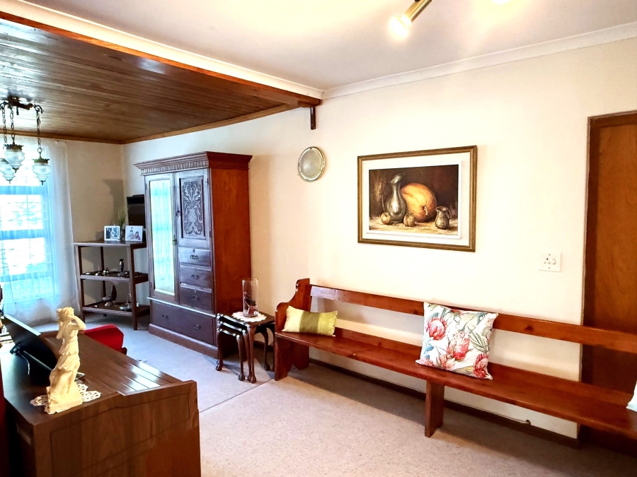 4 Bedroom Property for Sale in Bergzicht Western Cape